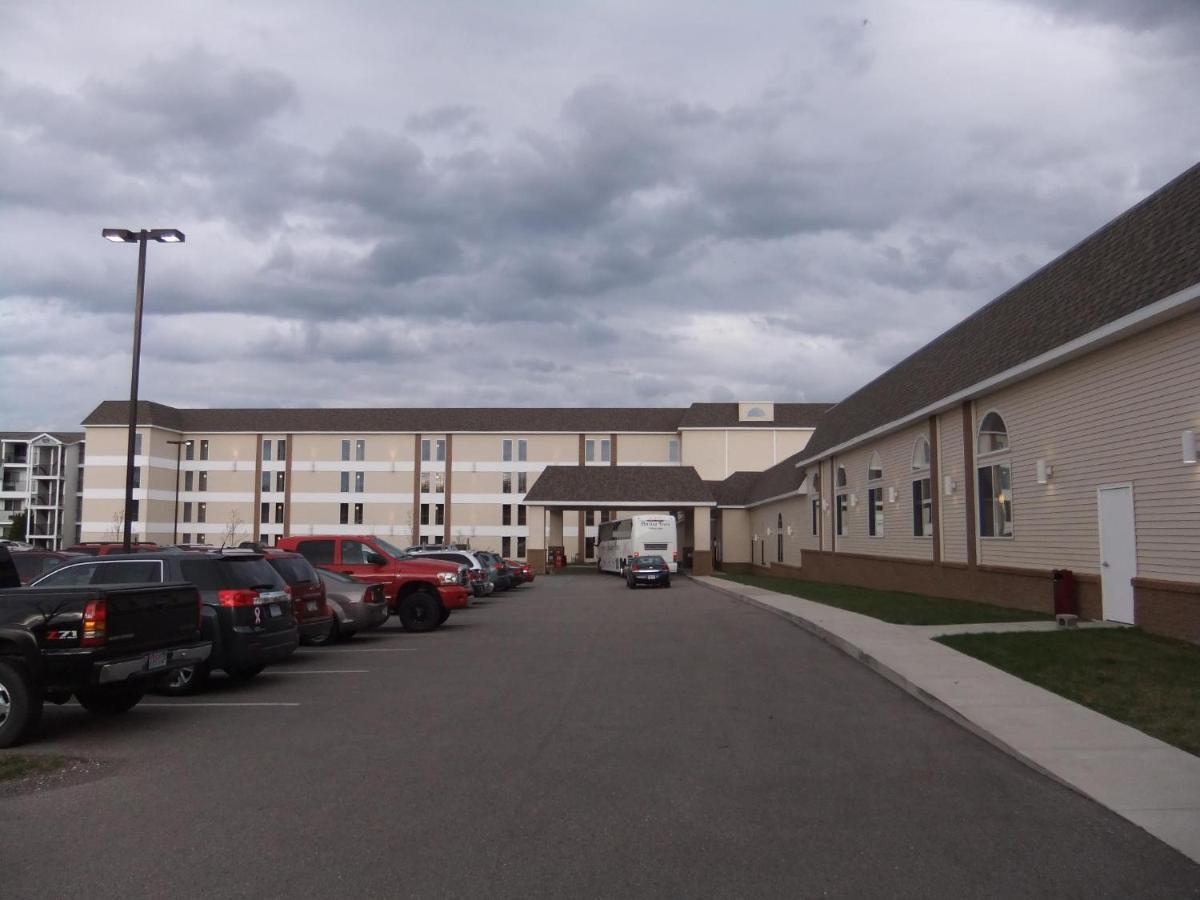 Mackinaw Beach And Bay Inn & Suites Mackinaw City Eksteriør bilde
