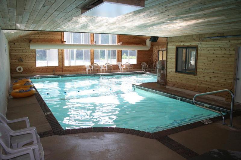 Mackinaw Beach And Bay Inn & Suites Mackinaw City Eksteriør bilde
