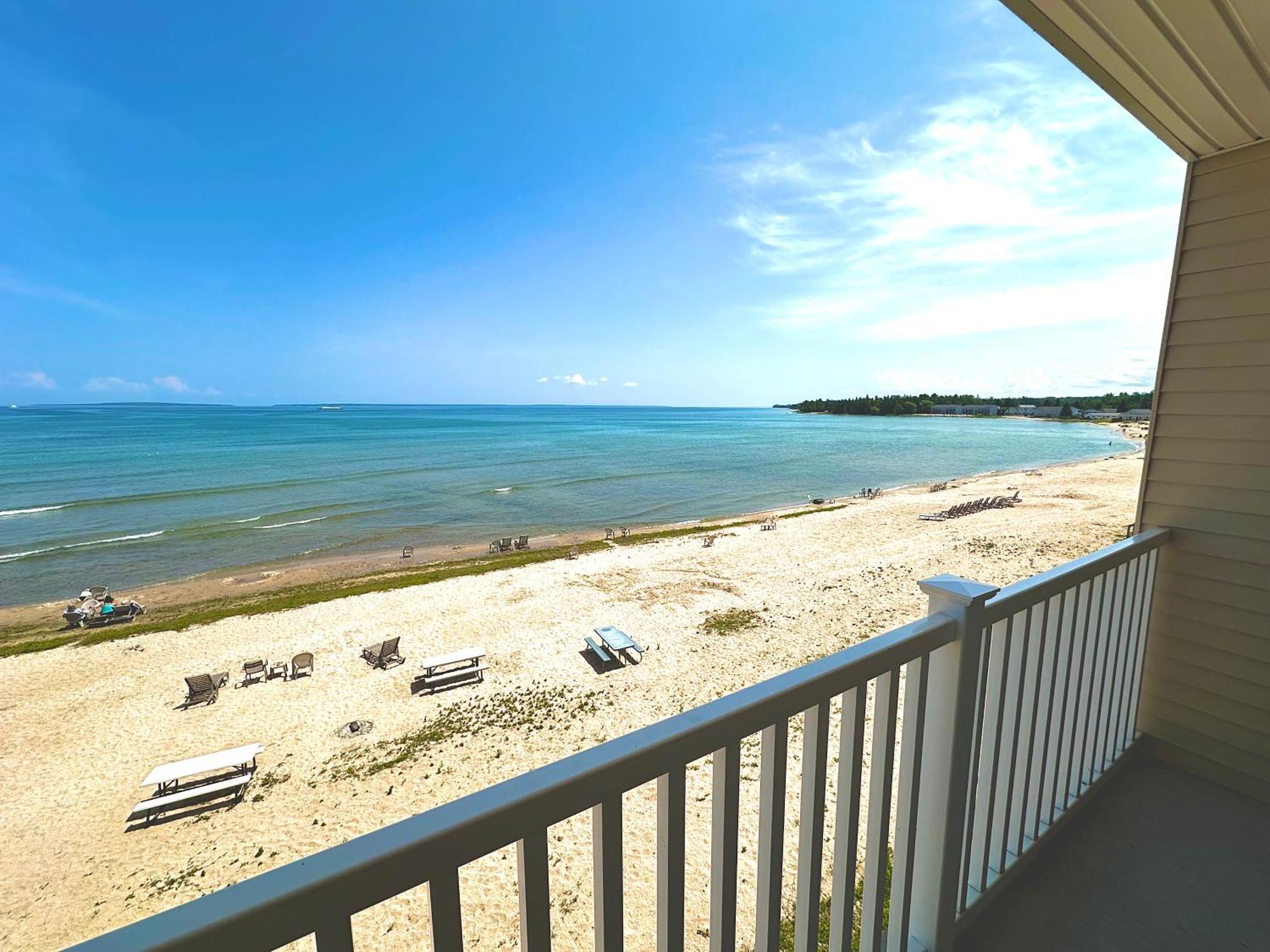 Mackinaw Beach And Bay Inn & Suites Mackinaw City Eksteriør bilde