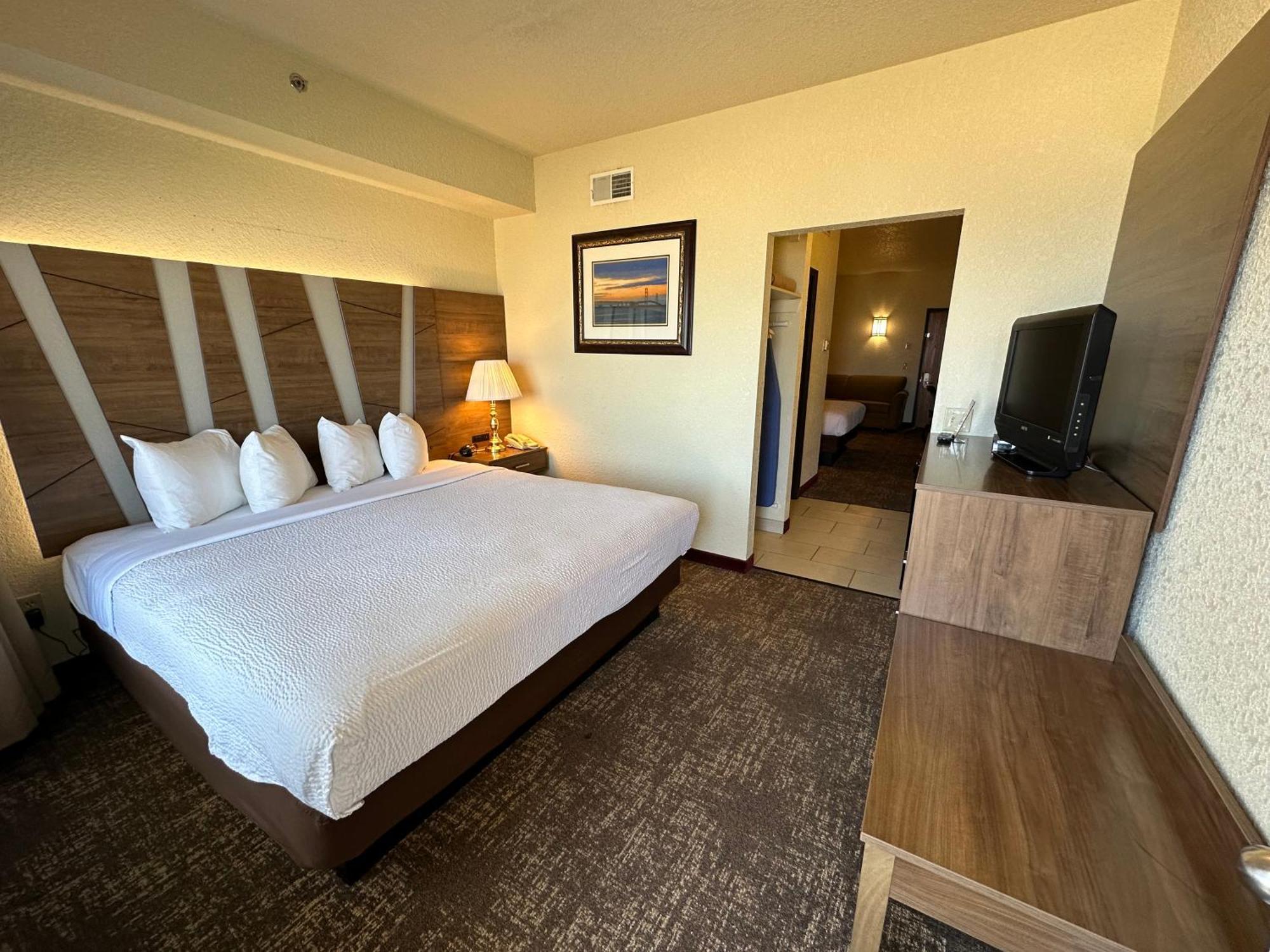 Mackinaw Beach And Bay Inn & Suites Mackinaw City Eksteriør bilde